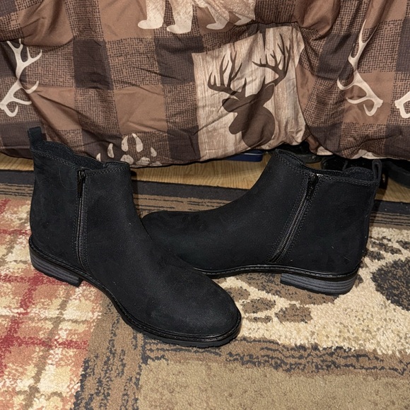 Black short boots size 8 Sonoma worn maybe once REALLY NICE retail $49 - Picture 4 of 6